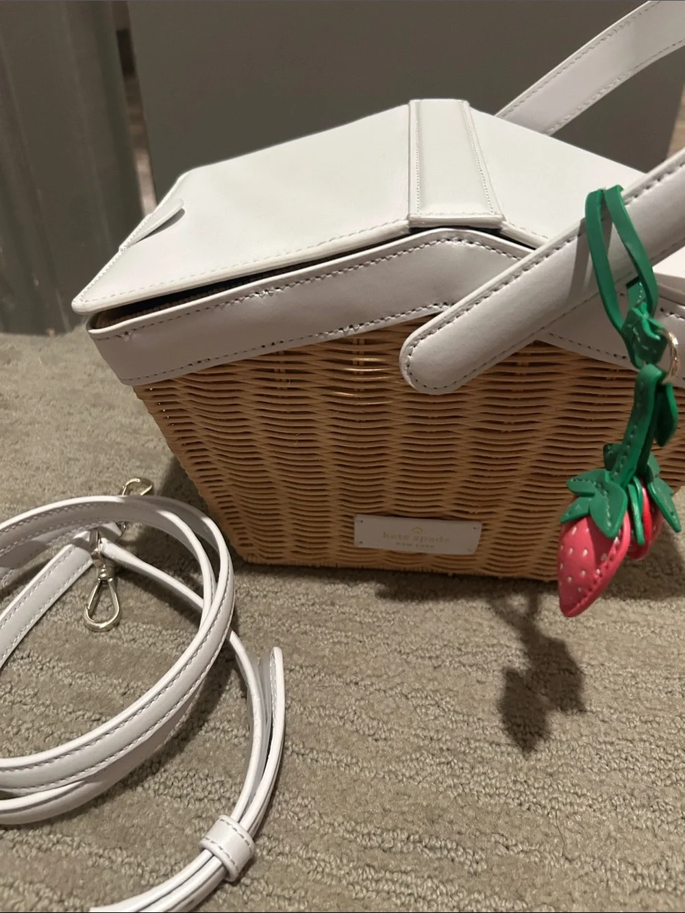 Kate spade picnic in the park purse / basket - Picture 1 of 4